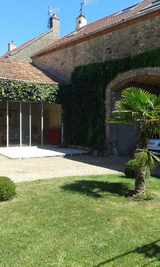 Bed and Breakfast 10 Cote Cour Chaux  Exterior foto